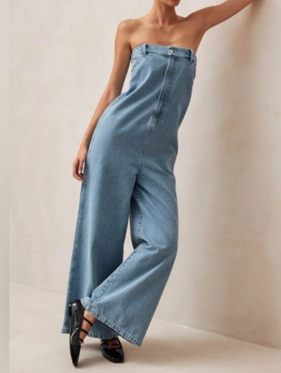 ALOHAS Denim - Alohas Strapless Wide-Leg Denim Jumpsuit - Light Blue
